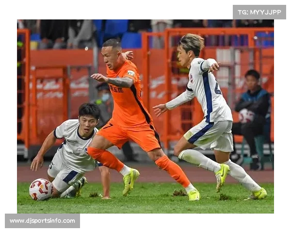 中超新旧势力竞争加剧,更多球队参与争冠,升班马表现亮眼。 中超新旧势力竞争加剧,更多球队参与争冠,升班马表现亮眼。