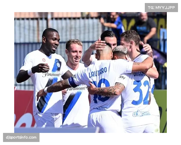 镜头捕捉：恩波利前锋在比赛第85分钟完成最后一次高速回追后抽筋倒地